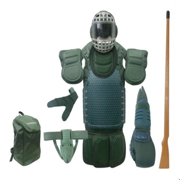 一种军用训练护具(图1)