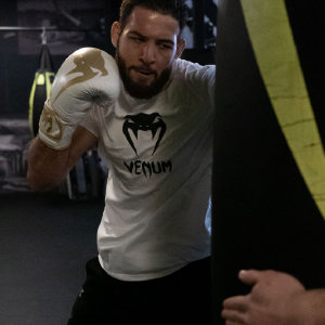 双座版战机出世歼20首飞至今已十五载为何不见机炮踪影！(图1)